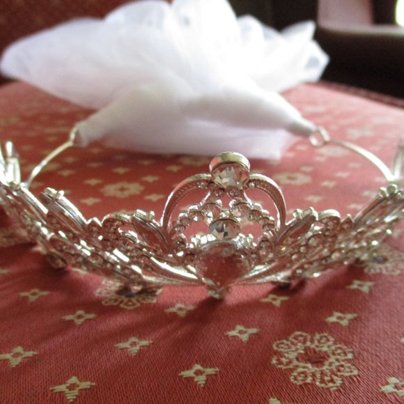 Bridal Crown Veil Headpiece-Elbow Length-White - Picture 5 of 6